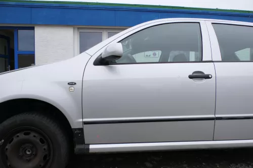 Fabia 6Y Kombi + Limousine Tür vorne links Fahrertür grau LF7T silber ohneAnba (167708)