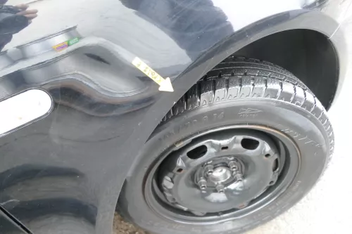 VW Polo 9N Kotflügel vorne rechts schwarz L041 bis ca.Bj.2004  (167759)