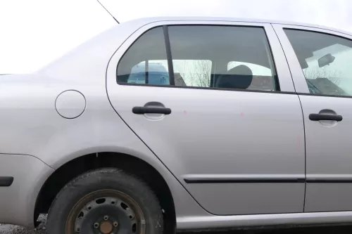 Skoda Fabia 6Y Limousine Schrägheck Tür hinten rechts grau silber LF7T diamantsi