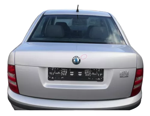 Skoda Fabia 6Y3 Stufenheck Heckklappe Kofferraumklappe hinten silber grau LF7T