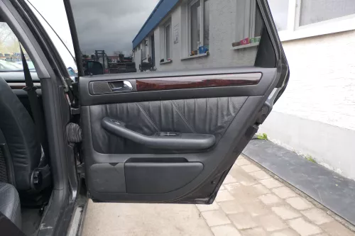 1x Audi A6 4B Türverkleidung Verkleidung Tür hinten rechts Leder onyx (167802)