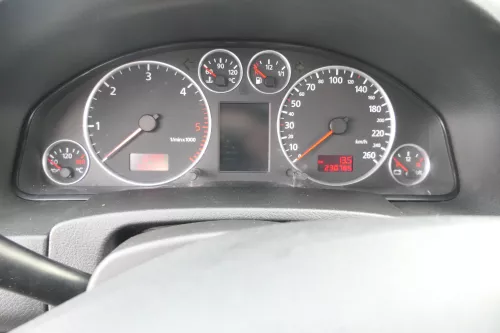 Audi A6 4B Tacho Tachometer Kombiinstrument 230.000km 4B0920933G 2,5 TDI (167934)