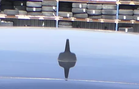 Audi Q7 4L Antenne Antennenstab Antennensockel Sockel 4L0035503F schwarz