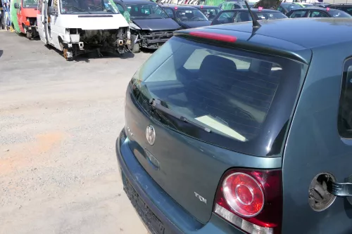VW Polo 9N3 9N Heckklappe Kofferraumklappe Klappe grün LA6L ohne Anbauteile (168495)