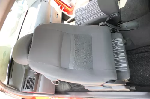 VW Fox Sitz Fahrersitz vorne links OHNEAirbag höhenverstellbar  v (168525)