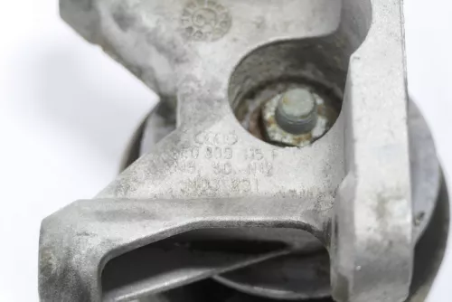 A4 8E 8H Getriebehalter Lager Halter 8E0399105JE Stütze Getriebe  (168544)