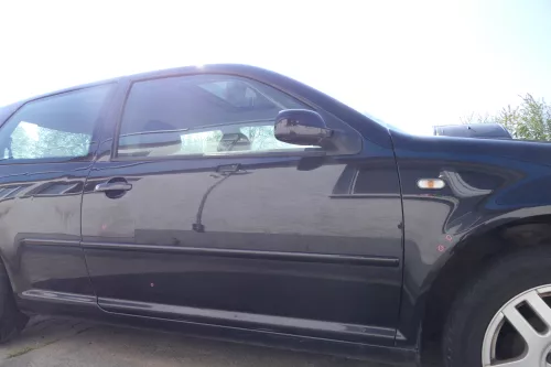 VW Golf 4 Tür vorne rechts Beifahrertür 2/3-Türer schwarz LC9Z ohnAnbauteile (168816)