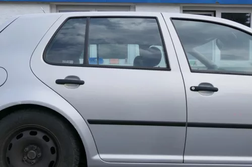 VW Golf 4 Limousine Tür hinten rechts silber grau LB7Z (KEINkombi)