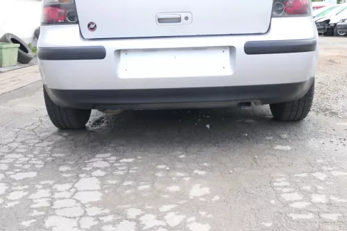 VW Golf 4 Limousine Stoßstange hinten Heckstoßstange Stoßfänger silber LB7Z grau