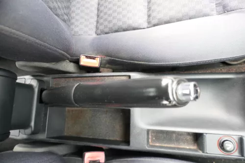 Audi A4 B5 Handbremse Feststellbremse schwarz Leder Griff 8D0711463C (169678)