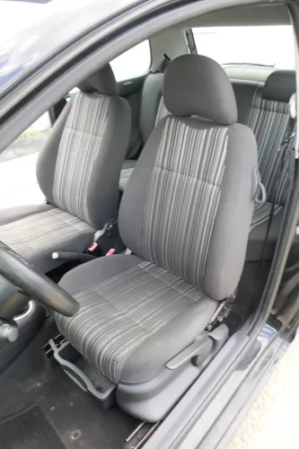 VW Fox Sitz Fahrersitz vorne links OHNEAirbag höhenverstellbar  v