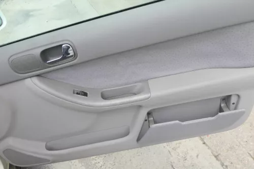 Audi A3 8L Türverkleidung Verkleidung Tür vorne rechts 2/3-Türer grau muschel (169980)