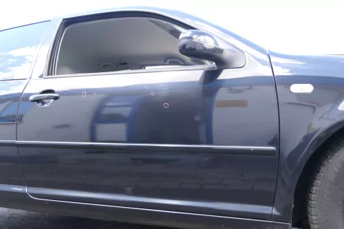 VW Golf 4 Tür vorne rechts Beifahrertür 2/3-Türer schwarz LC9Z ohnAnbauteile