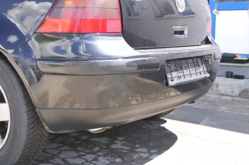 VW Golf 4 Limousine Stoßstange hinten Heckstoßstange Stoßfänger schwarz LC9Z (170141)