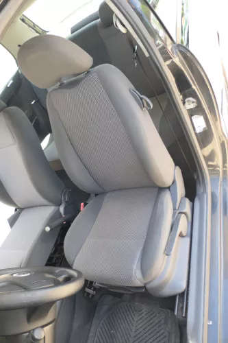 VW Fox Sitz Fahrersitz vorne links OHNEAirbag höhenverstellbar  v (170172)