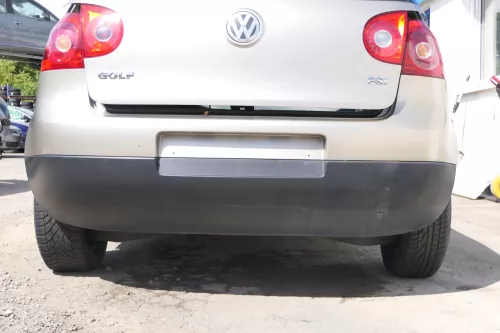 VW Golf 5 1K Limousine Stoßstange hinten Heckstoßstange besch beige gold LD1W