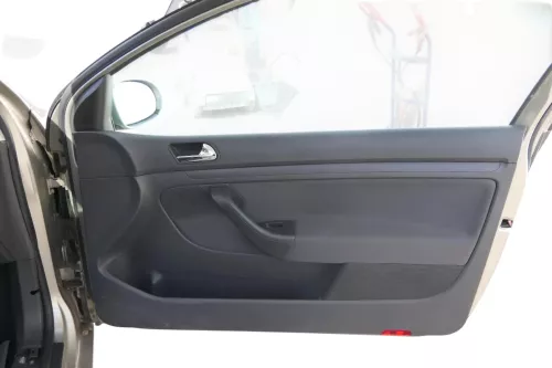 1x VW Golf 5 2/3-Türer Türverkleidung Verkleidung Tür vorne rechts (170393)