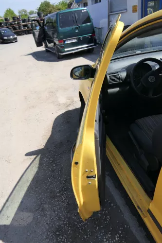 VW Fox 5Z Tür vorne links Fahrertür gelb LY1C - ohne Anbauteile (170407)