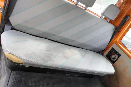 VW T4 Sitz hinten DOKA Sitze Rückbank Rücksitzbank mit Kopfstützen und Gestell (170602)