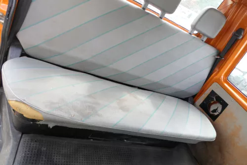 VW T4 Sitz hinten DOKA Sitze Rückbank Rücksitzbank mit Kopfstützen und Gestell (170602)