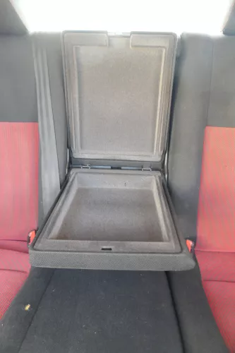 VW Golf 4 Limousine Sitz Rückbank Rücksitzbank hinten Sitze Sportsitze rot (171088)