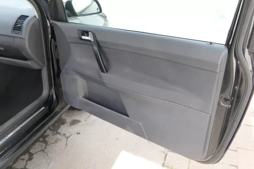 1x VW Polo 9N Türverkleidung Verkleidung Tür vorne rechts 2/3-Türer Beifahrertür (171193)