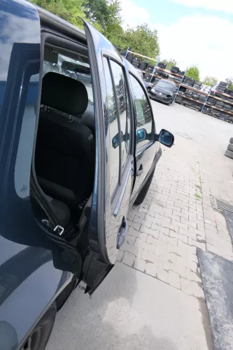 VW Golf 4 Limousine Tür hinten rechts grün LC6X (KEINkombi) (171222)