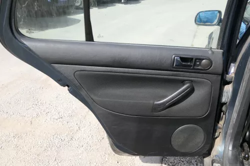 1x VW Golf 4 1J Limousine Türverkleidung Verkleidung Tür hinten links schwarz (171228)