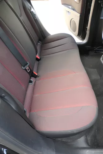 Seat Leon 1P Sitz Sitze hinten Rückbank Rücksitzbank 3 Punkt Lehne schwarz rot (171347)