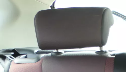 1x Seat Leon 1P Sitz hinten links / rechts Kopfstütze Kopfstützen rot /schwarz