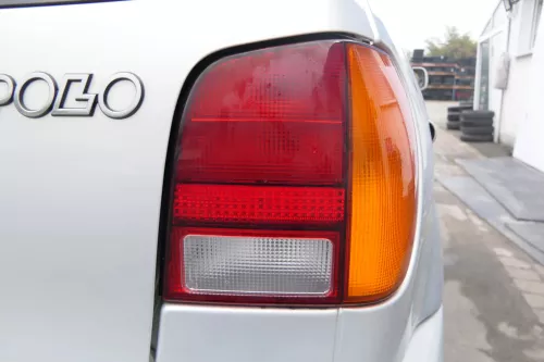 Polo 6N Rücklicht hinten rechts 6N0945096 Rückleuchte Heckleuchte Lampenträger