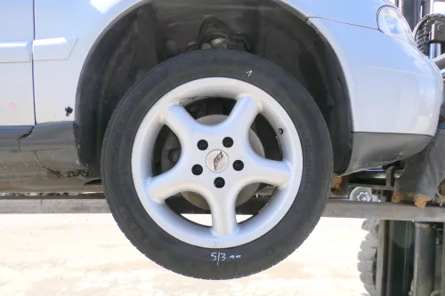4x A4 B5 A6 4B Alufelgen 205/55 R16 91V Sommerreifen Reifen KBA 44409 AEZ 3-5mm (171472)