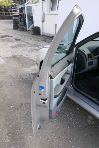 Fabia 6Y Kombi + Limousine Tür vorne links Fahrertür grau LF7T silber ohneAnba (171565)