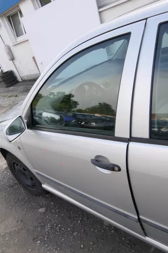 Fabia 6Y Kombi + Limousine Tür vorne links Fahrertür grau LF7T silber ohneAnba (171565)