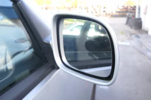 VW Golf 4 Bora manueller Spiegel rechts Außenspiegel silber grau LA7W Glas (171790)