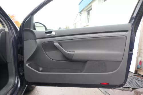1x VW Golf 5 2/3-Türer Türverkleidung Verkleidung Tür vorne rechts (171919)