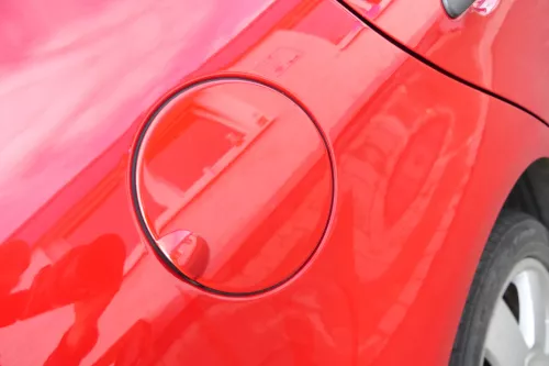 Skoda Fabia 6Y2 Limousine Tankdeckel Deckel Tank rot LF3K Schrägheck