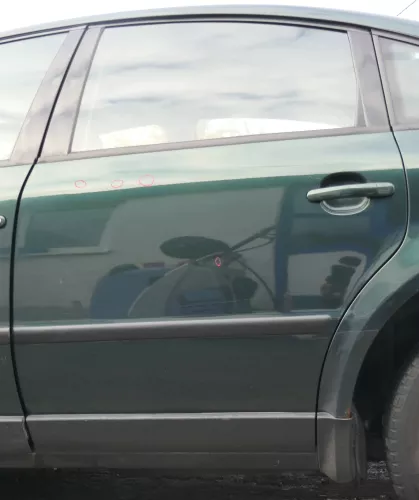 VW Passat 3B 3BG Limousine Tür hinten links grün LC6N