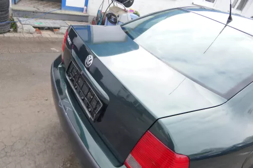 VW Passat 3B Limousine Heckklappe Klappe hinten Kofferraumklappe grün LC6N (171974)