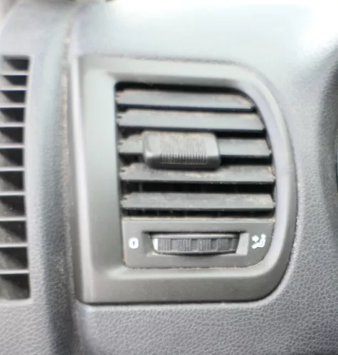 Skoda Fabia Roomster 5J Lüftungsdüse Düse Lüftung vorne linls 5J0820045  9B9 (172036)