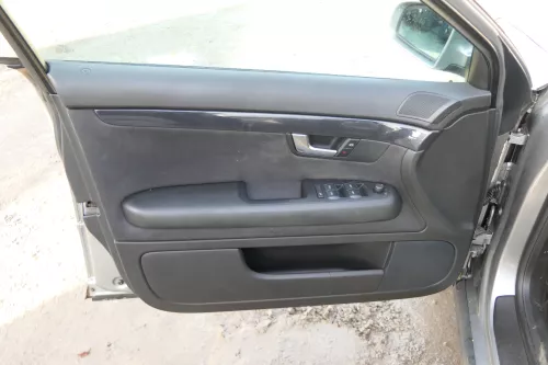 1x A4 8E B6 Türverkleidung Verkleidung Tür vorne links soul  (172053)