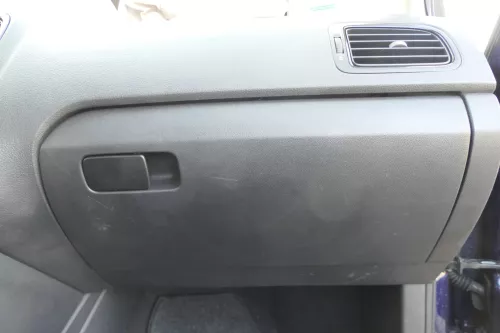 VW Polo 6R Handschuhfach schwarz Handschuhfachdeckel Deckel Klappe