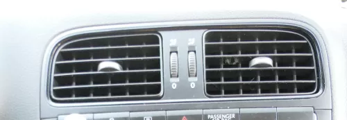 VW Polo 6R Lüftungsdüse Düse Lüftung vorne in der Mitte  (172392)