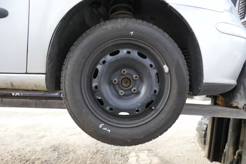 2x VW Polo 9N Felgen Reifen 165/70 R14 81T Sommerreifen 5jx14H2 ET35 ca. 6 mm (172446)