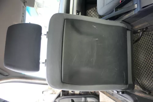 Audi A4 B5 Sitz Fahrersitz vorne links höhenverstellbar (172461)