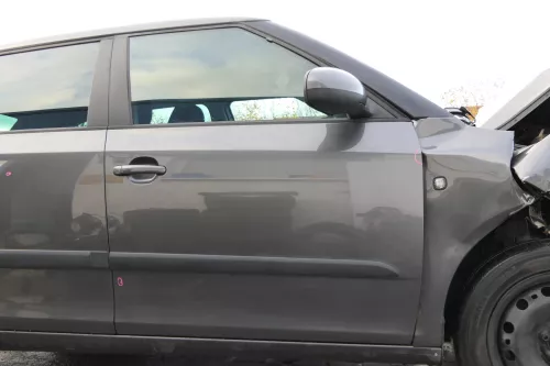 Fabia 5J Kombi + Limo Tür vorne rechts Beifahrertür grau titangrau 9795