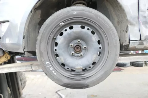 VW Polo 9N 6R Felgen Reifen 195/55 R15 85H Sommerreifen ca. 4-6mm (172664)