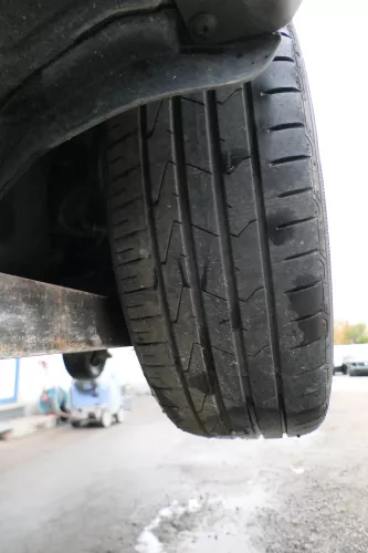 VW Polo 9N 6R Felgen Reifen 195/55 R15 85H Sommerreifen ca. 4-6mm  (172664)