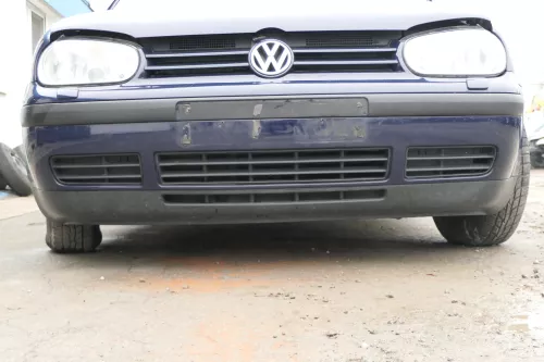 VW Golf 4 Stoßstange vorne Stoßfänger vorn vorne blau LA5G SWR + Kappen