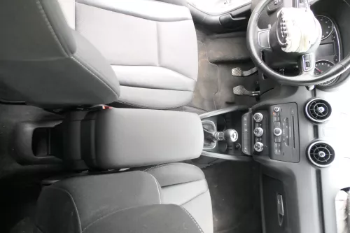 Audi A1 8X Mitteltunnel hinten Verkleidung um Handbremse Konsole schwarz K